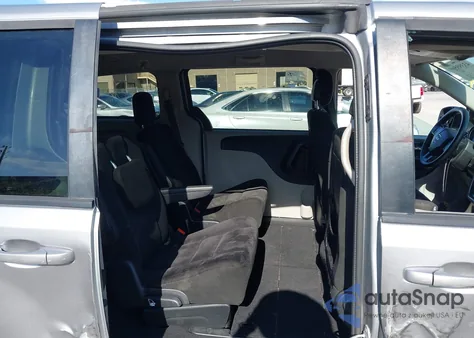 2015 Dodge Grand Caravan Sxt z USA, uszkodzony, nr VIN 2C4RDGCG6FR556146